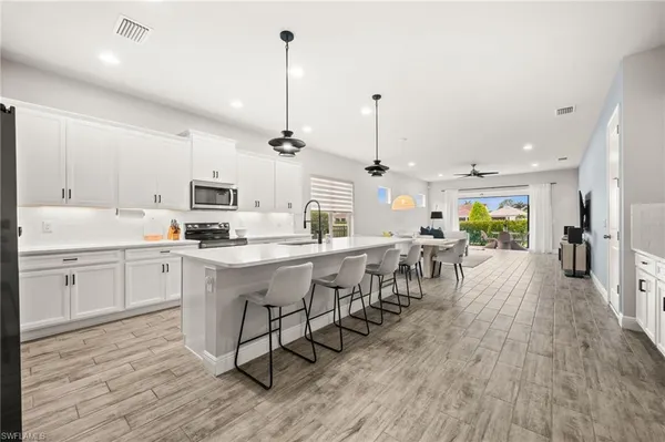 $3,900 | 3509 Pilot Circle, Naples, FL 34120