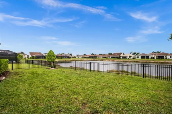 $3,900 | 3509 Pilot Circle, Naples, FL 34120