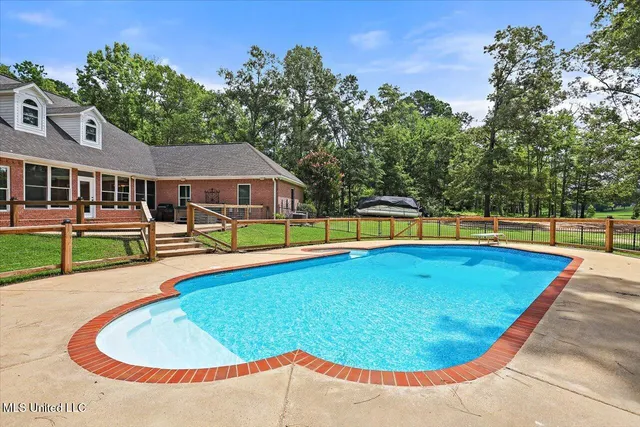 $685,000 | 155 Dominion Parkway, Brandon, MS 39042