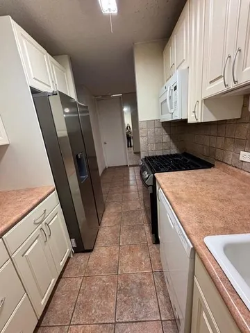 $3,000 | 7000 Boulevard East, Unit 37A, Guttenberg, NJ 07093