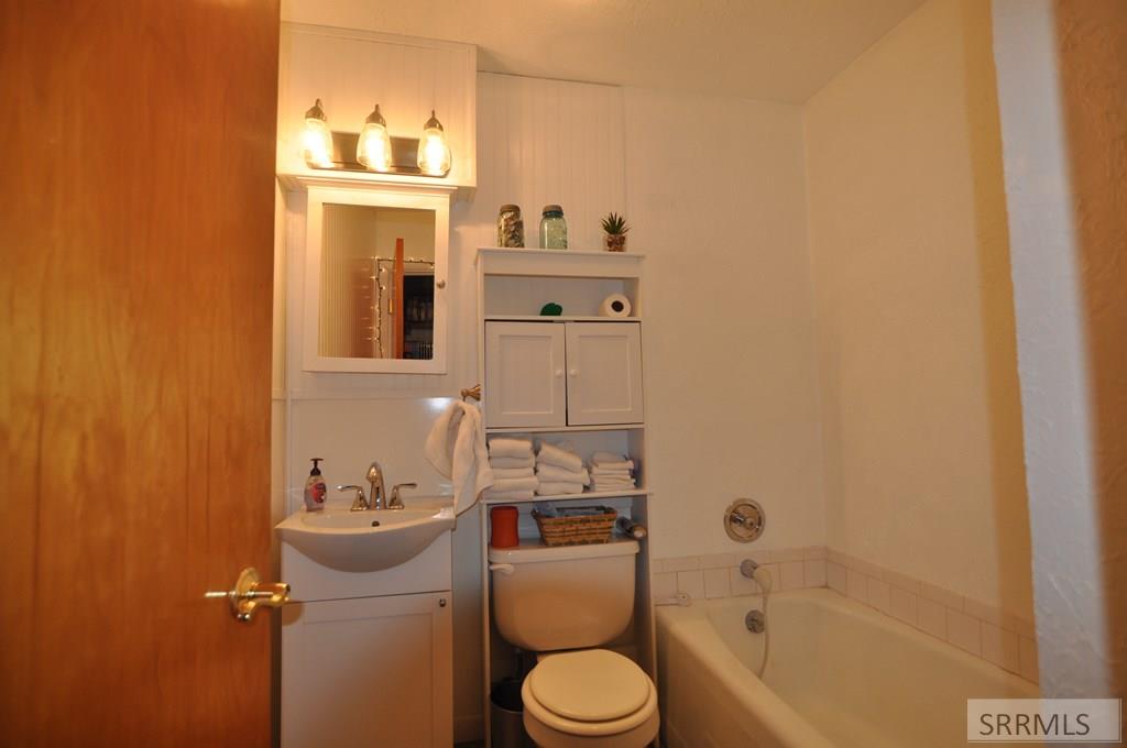 4021 Swan Valley Highway Irwin, ID 83428 - Photo 24 of 39 main bath