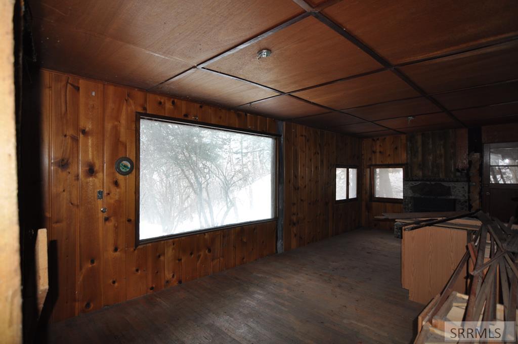 4021 Swan Valley Highway Irwin, ID 83428 - Photo 36 of 39 cabin interior