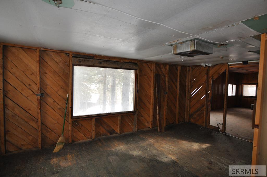 4021 Swan Valley Highway Irwin, ID 83428 - Photo 38 of 39 cabin interior