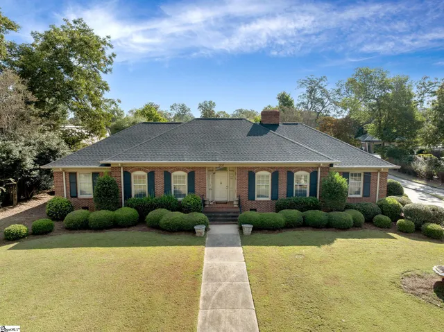 $449,500 | 307 South Broad Street, Clinton, SC 29325