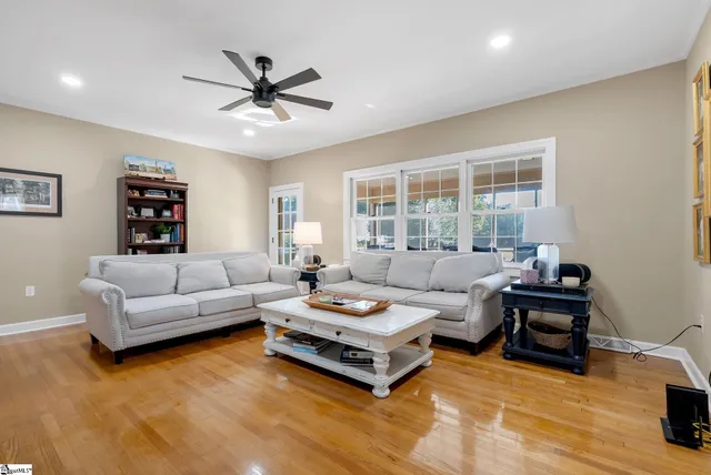 $449,500 | 307 South Broad Street, Clinton, SC 29325