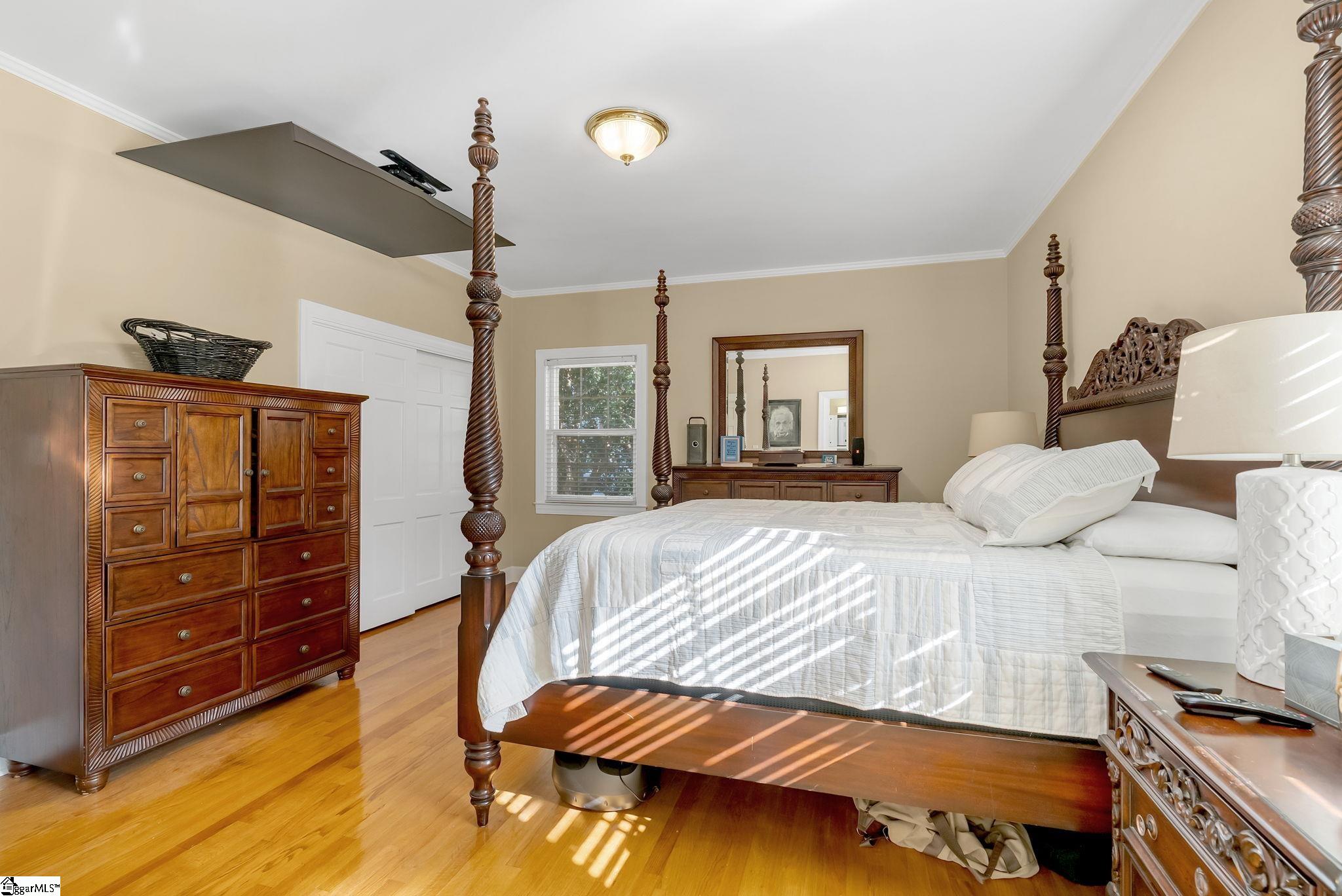 307 South Broad Street Clinton, SC 29325 - Photo 16 of 28