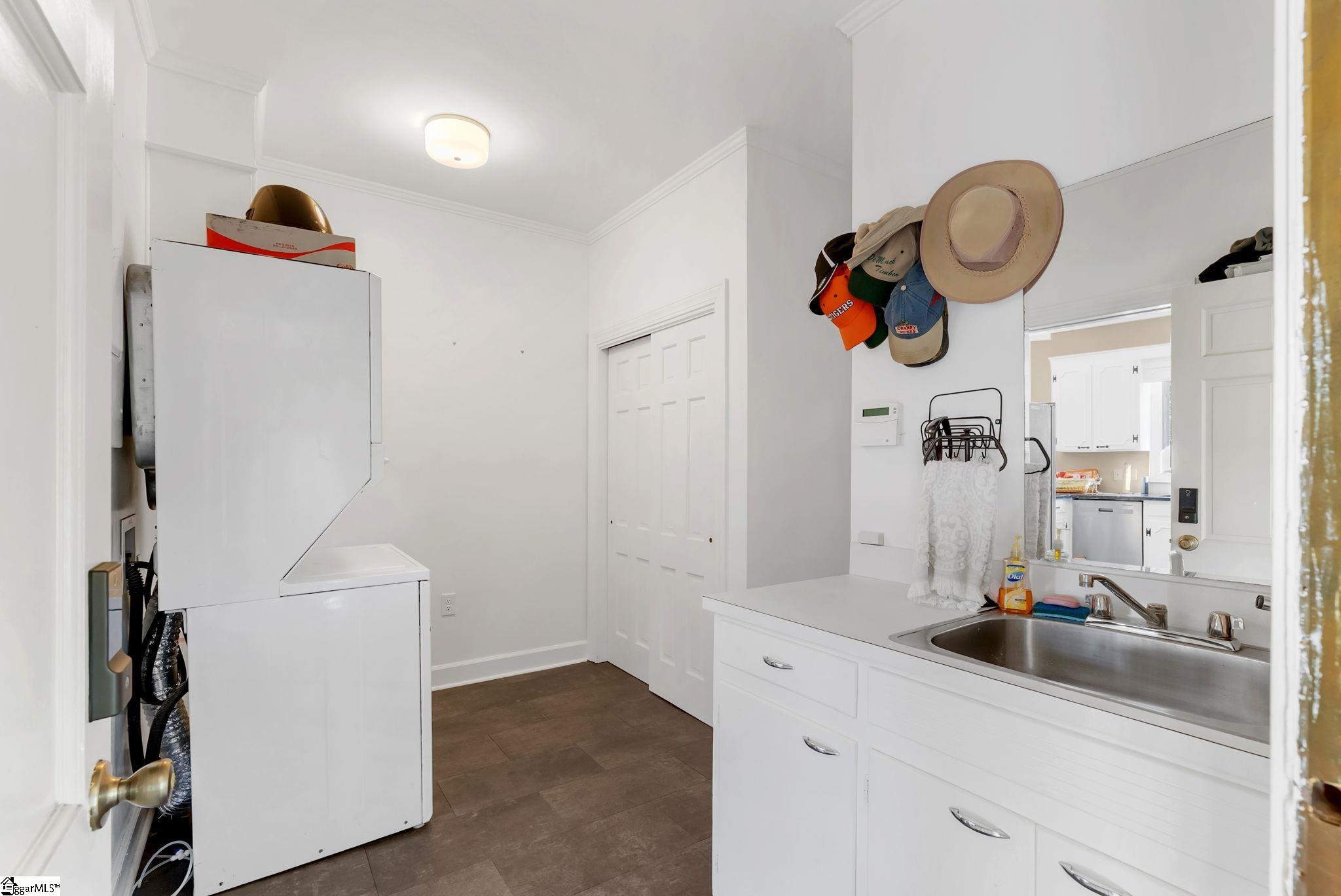 307 South Broad Street Clinton, SC 29325 - Photo 18 of 28