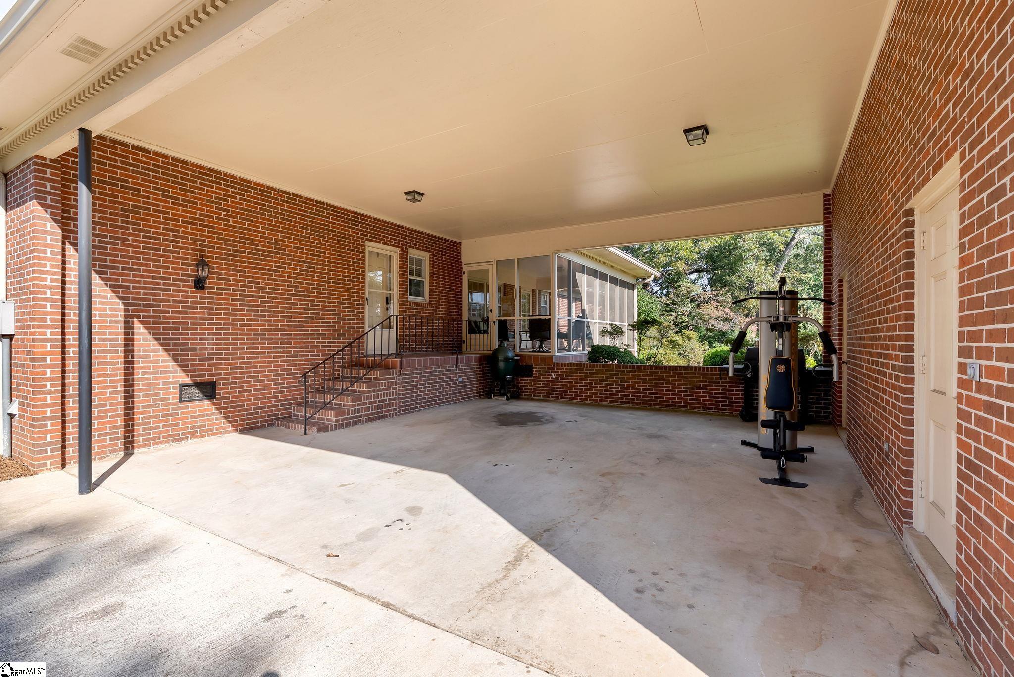 307 South Broad Street Clinton, SC 29325 - Photo 21 of 28