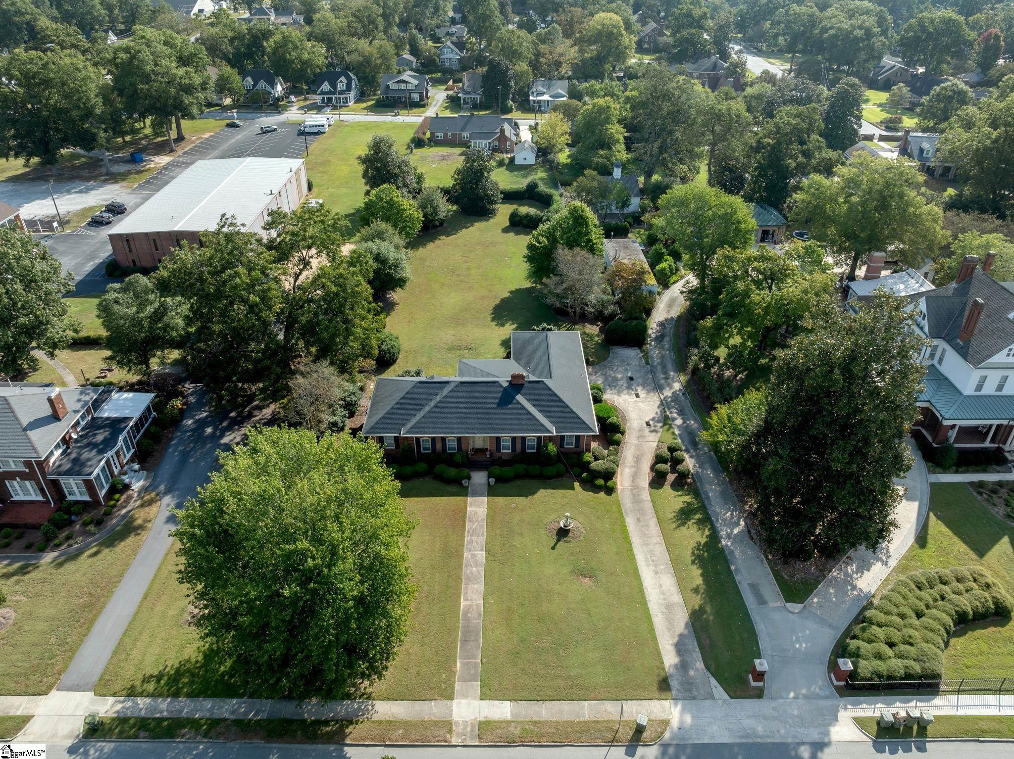 307 South Broad Street Clinton, SC 29325 - Photo 22 of 28