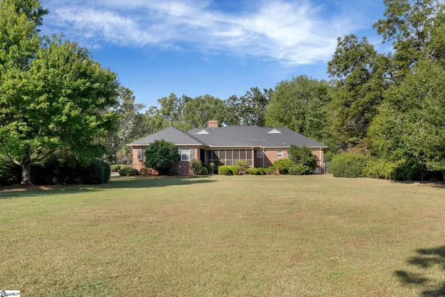 $449,500 | 307 South Broad Street, Clinton, SC 29325