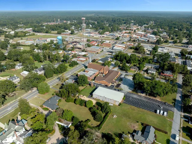 $449,500 | 307 South Broad Street, Clinton, SC 29325