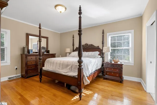 $449,500 | 307 South Broad Street, Clinton, SC 29325