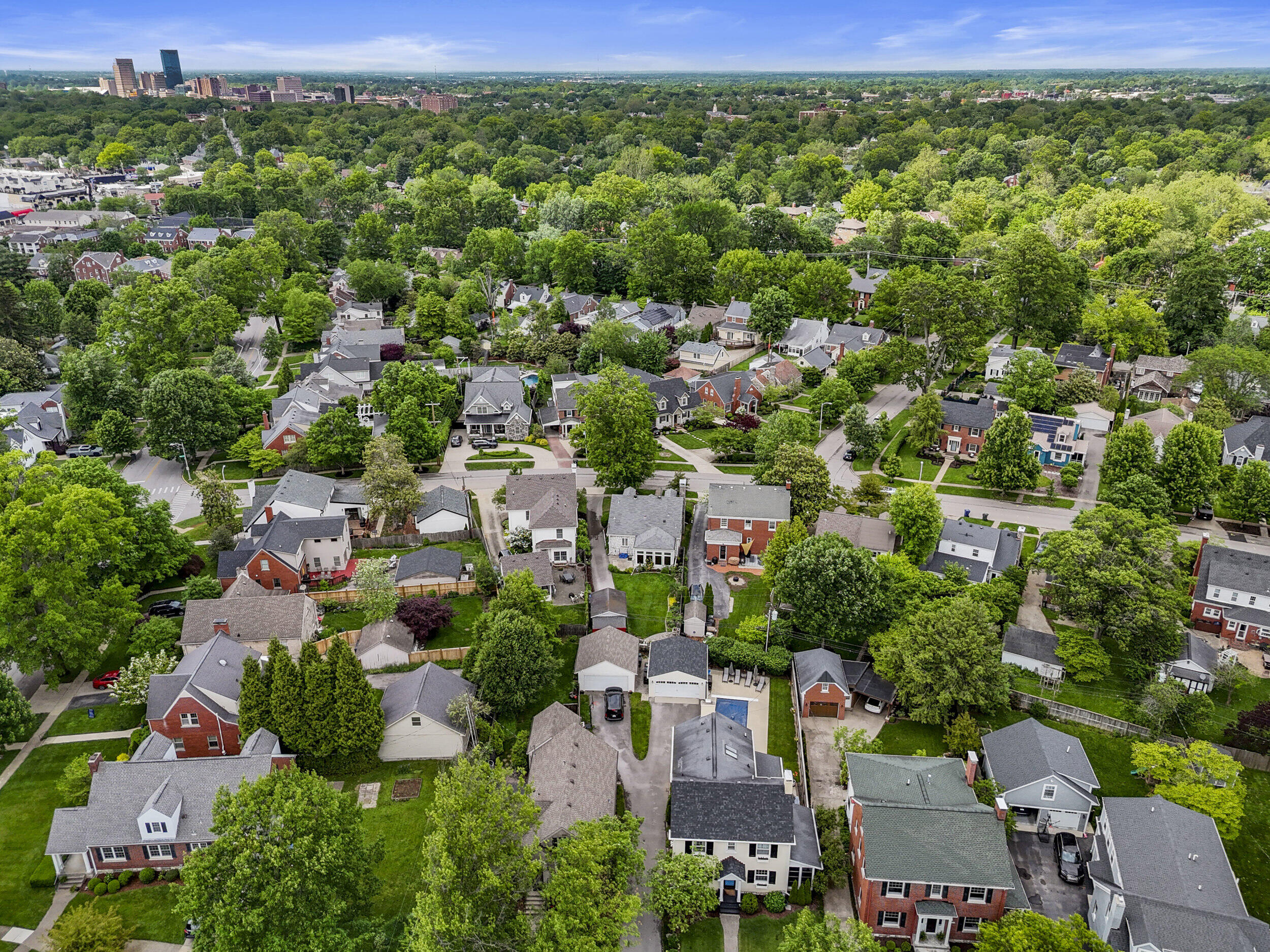 320 Hart Road Lexington, KY 40502 - Photo 53 of 67 Overhead drone view