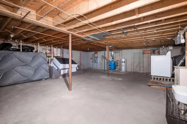 $699,999 | 109 Bartlett Road, Kittery, ME 03905