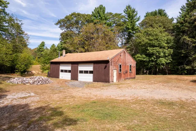 $699,999 | 109 Bartlett Road, Kittery, ME 03905