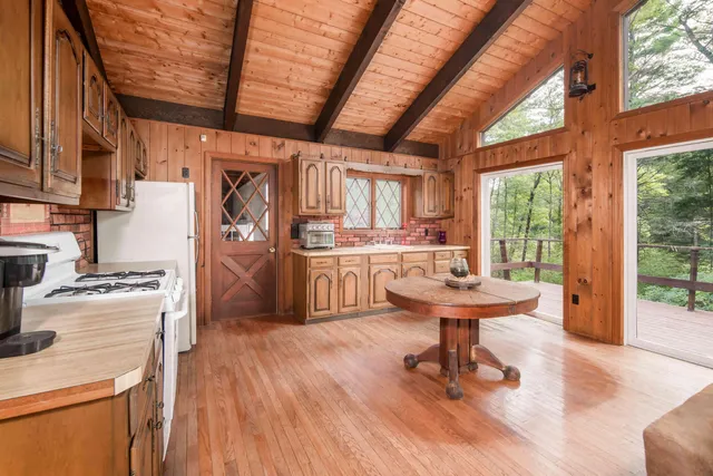 $699,999 | 109 Bartlett Road, Kittery, ME 03905