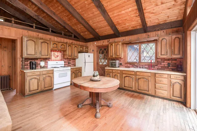 $699,999 | 109 Bartlett Road, Kittery, ME 03905