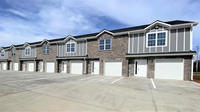 $1,395 | 580 Heritage Pointe Drive, Unit 101, Clarksville, TN 37042