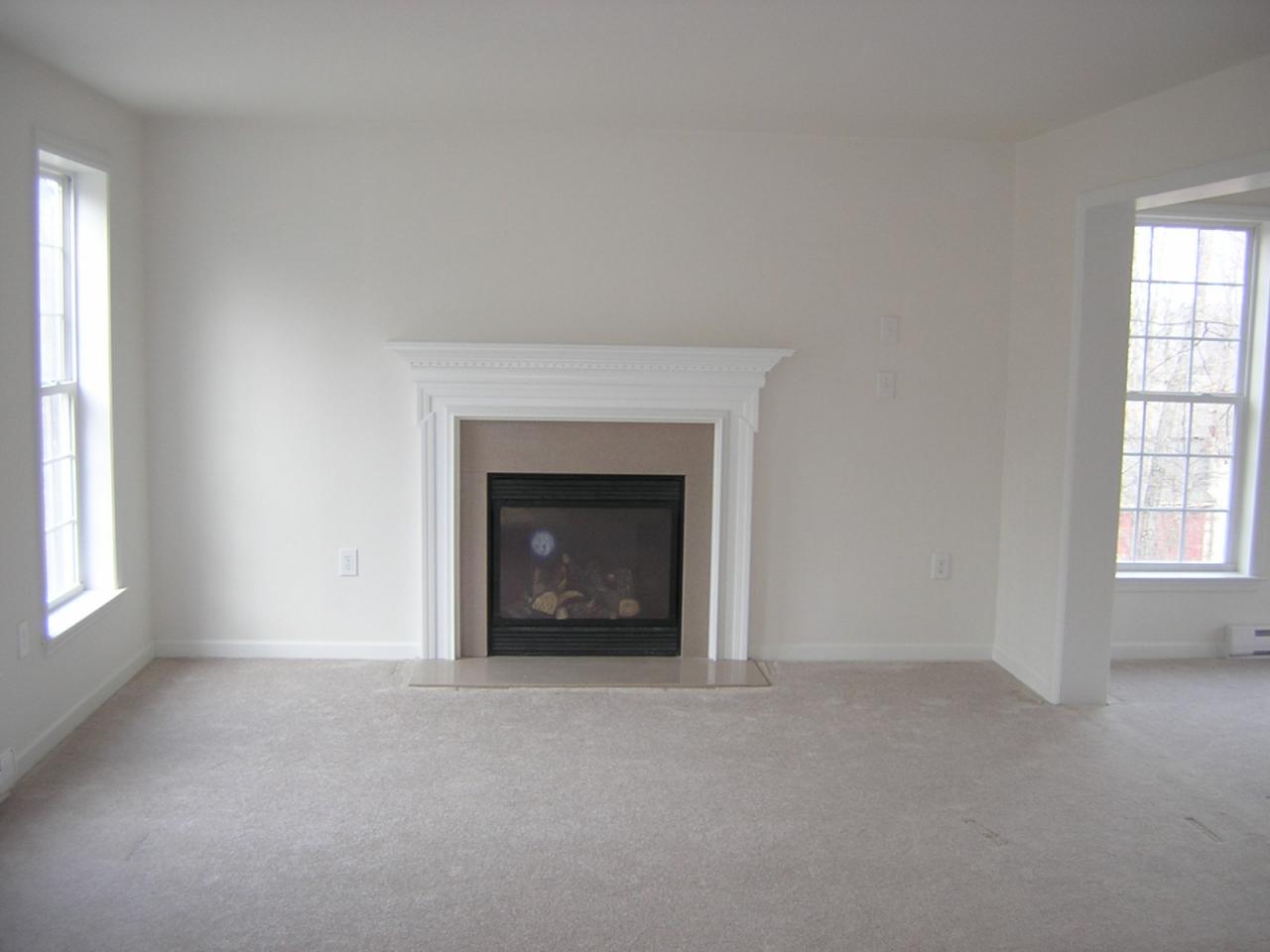 2209 Inverhouse Road Henryville, PA 18332 - Photo 3 of 9 Living Room