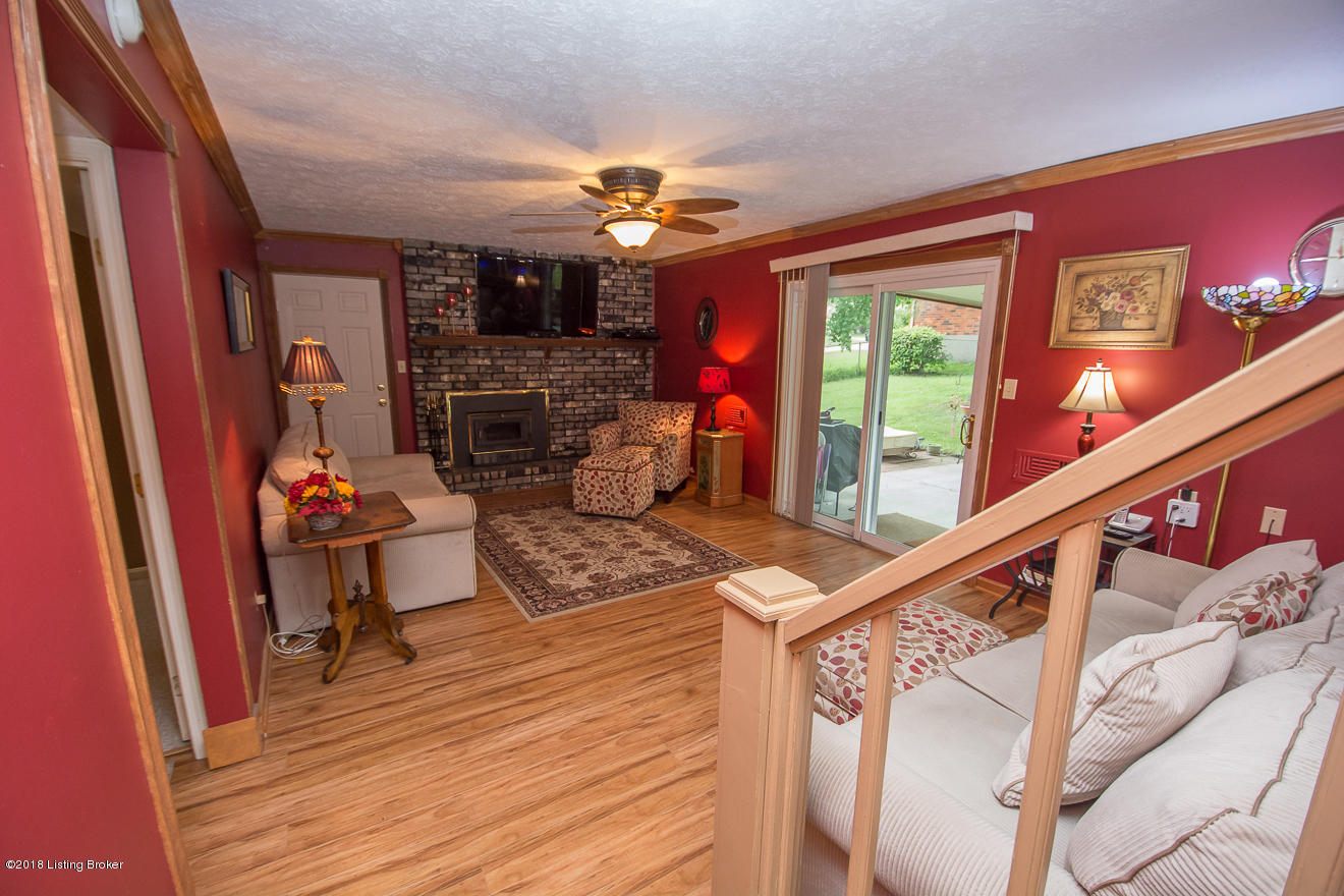 10401 St Rene Road Louisville, KY 40299 - Photo 15 of 41 Family Room