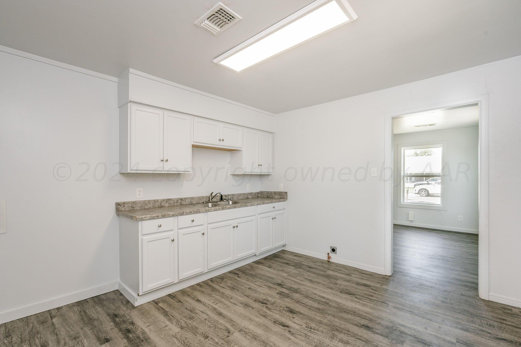 3703 South Monroe Street Amarillo, TX 79110 - Photo 8 of 17 Kitchen-2