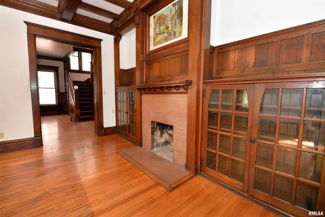 $385,000 | 919 West Moss Avenue, Peoria, IL 61606