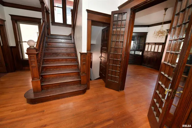 $385,000 | 919 West Moss Avenue, Peoria, IL 61606