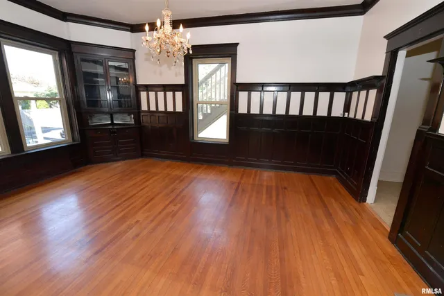 $385,000 | 919 West Moss Avenue, Peoria, IL 61606