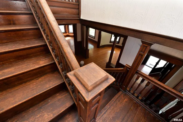 $385,000 | 919 West Moss Avenue, Peoria, IL 61606