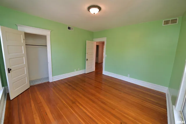 $385,000 | 919 West Moss Avenue, Peoria, IL 61606