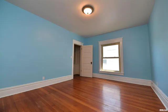 $385,000 | 919 West Moss Avenue, Peoria, IL 61606