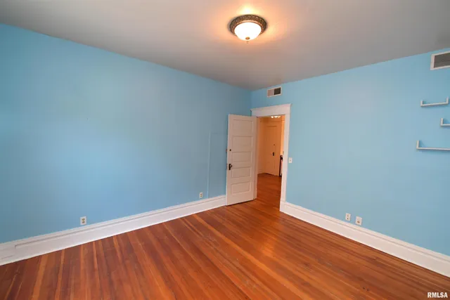 $385,000 | 919 West Moss Avenue, Peoria, IL 61606