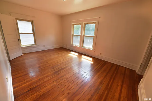 $385,000 | 919 West Moss Avenue, Peoria, IL 61606