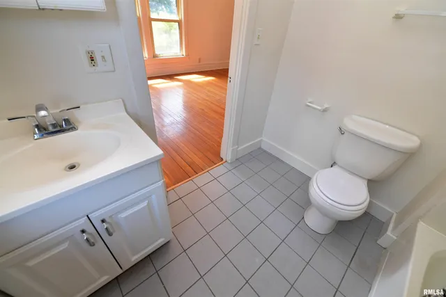 $385,000 | 919 West Moss Avenue, Peoria, IL 61606