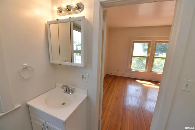 $385,000 | 919 West Moss Avenue, Peoria, IL 61606