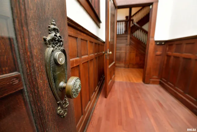 $385,000 | 919 West Moss Avenue, Peoria, IL 61606