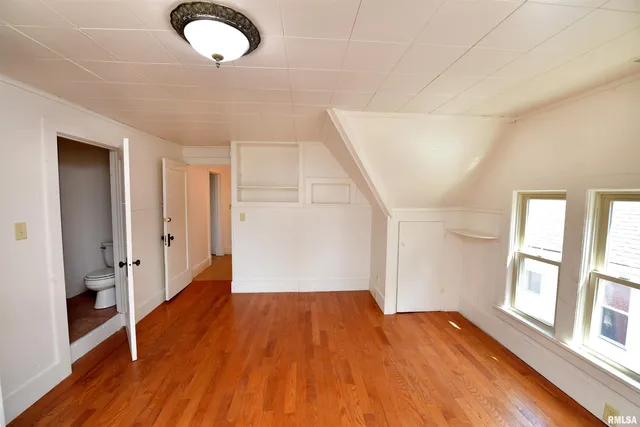 $385,000 | 919 West Moss Avenue, Peoria, IL 61606