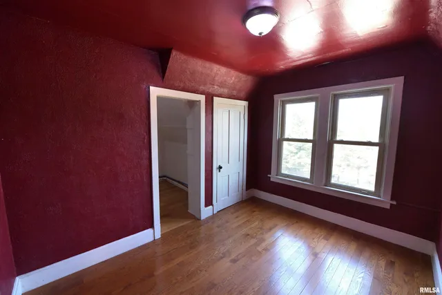 $385,000 | 919 West Moss Avenue, Peoria, IL 61606