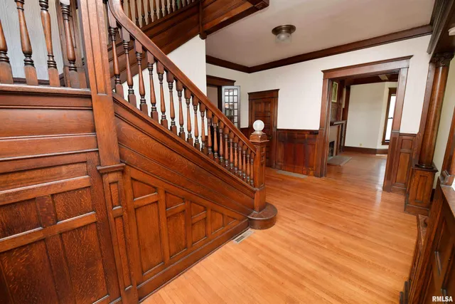 $385,000 | 919 West Moss Avenue, Peoria, IL 61606