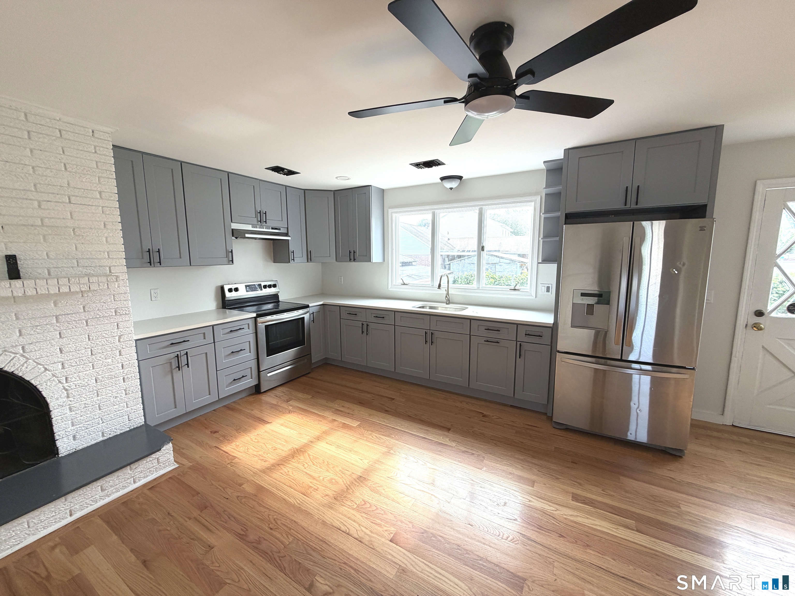 167 George Street Hartford, CT 06114 - Photo 16 of 33