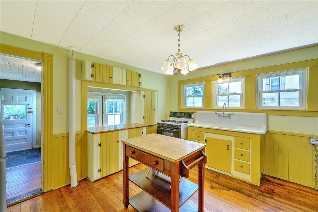 44 Spring Street South Kingstown, RI 02879 - Photo 16 of 42