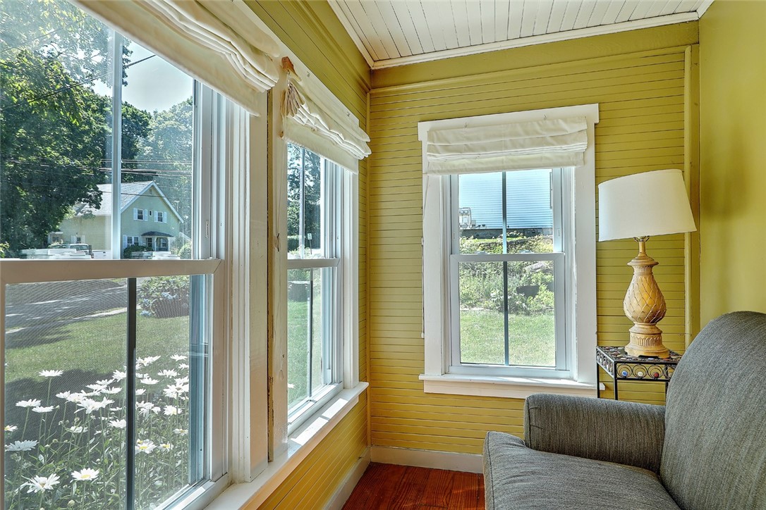 44 Spring Street South Kingstown, RI 02879 - Photo 7 of 42