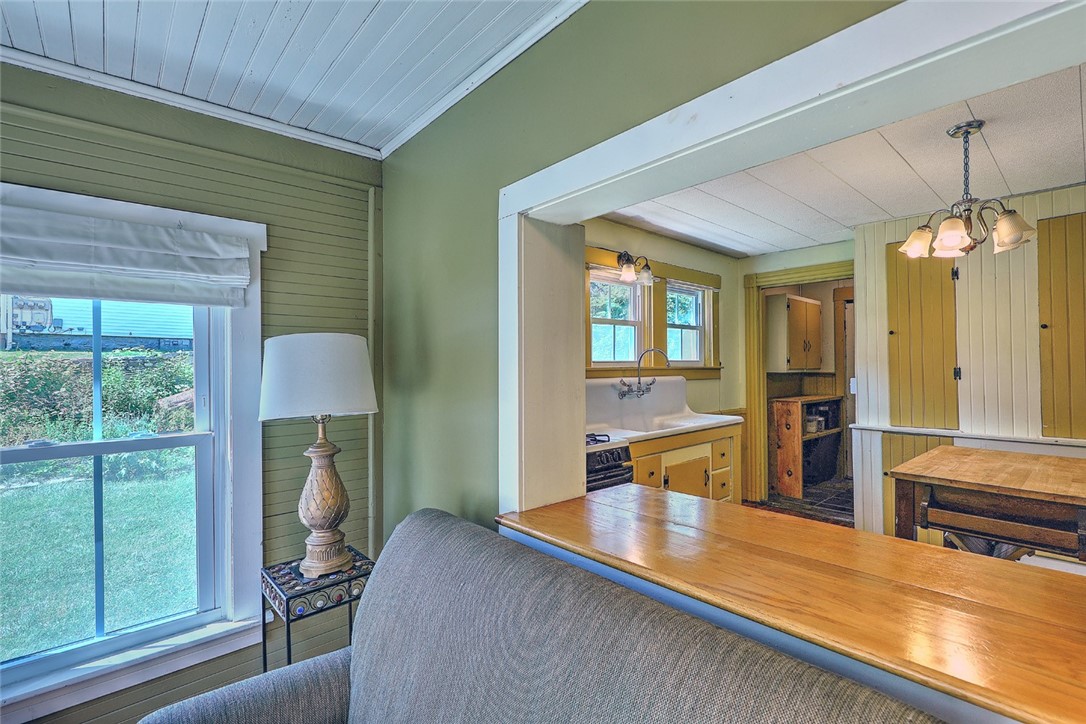 44 Spring Street South Kingstown, RI 02879 - Photo 9 of 42