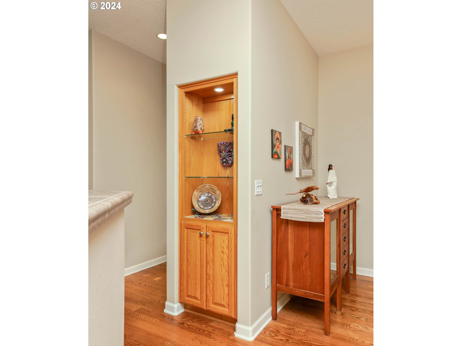 2155 Southeast Rhododendron Avenue Dallas, OR 97338 - Photo 16 of 40 a view of hallway with washer and dryer