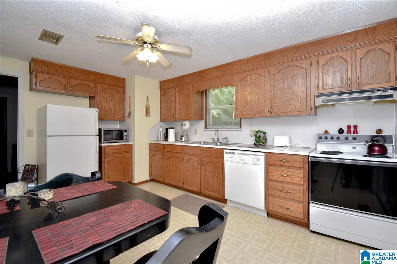 920 Longview Circle Adamsville, AL 35005 - Photo 6 of 21