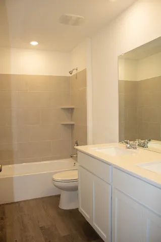 $2,400 | 203 Donnington Drive, Hutto, TX 78634