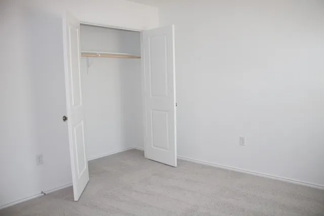 $2,400 | 203 Donnington Drive, Hutto, TX 78634