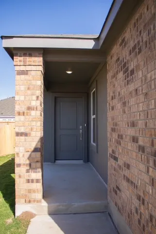 $2,400 | 203 Donnington Drive, Hutto, TX 78634