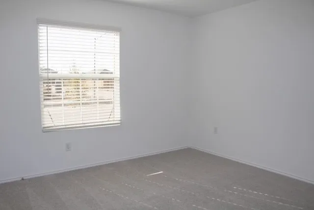 $2,400 | 203 Donnington Drive, Hutto, TX 78634