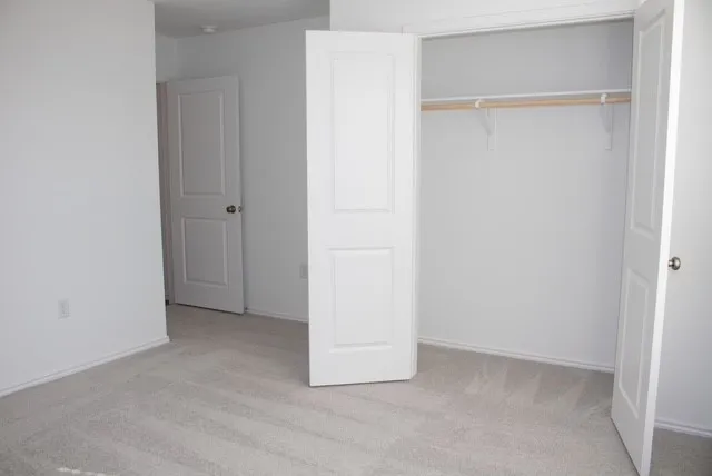 $2,400 | 203 Donnington Drive, Hutto, TX 78634